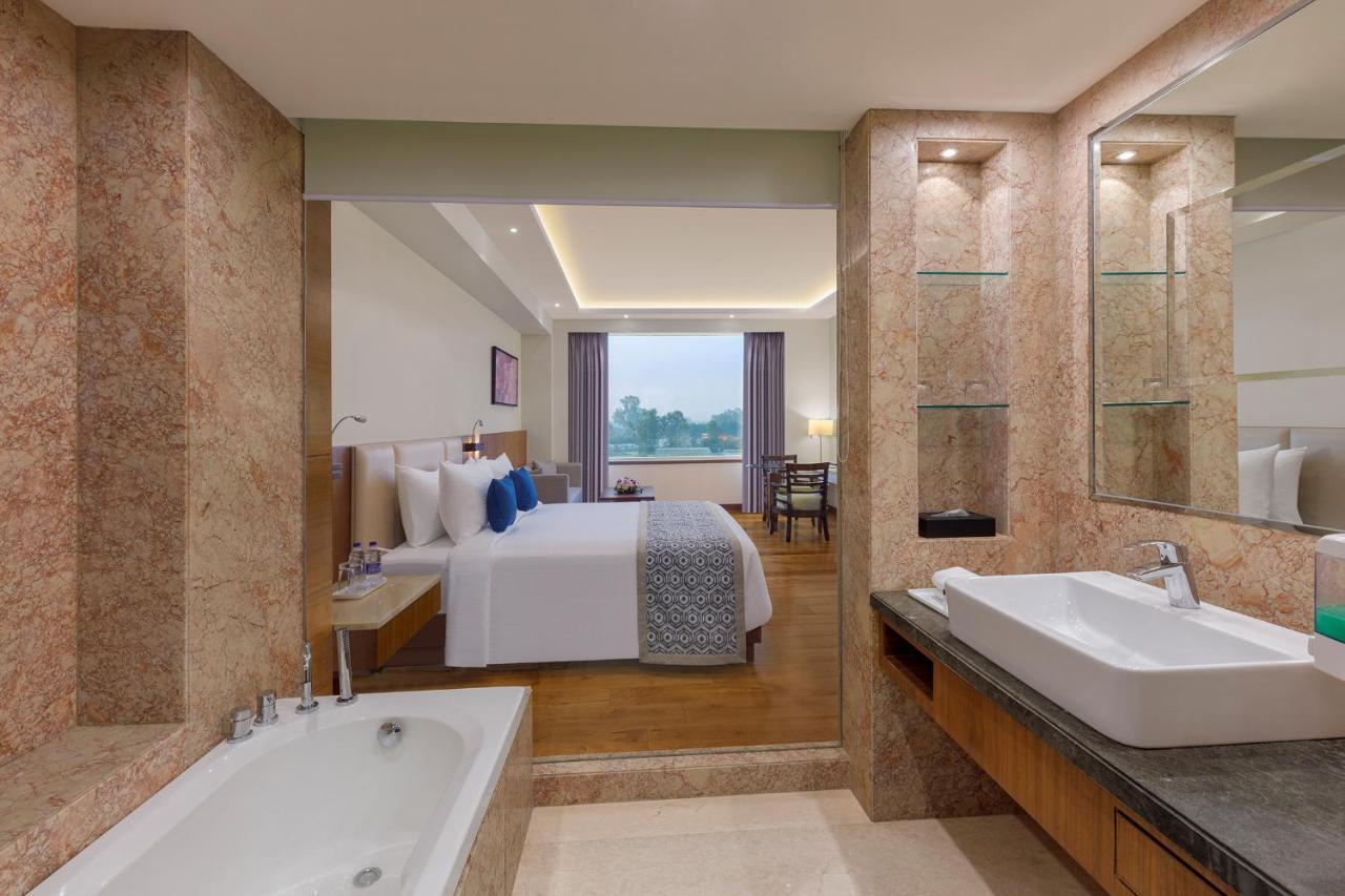 Viraj Sarovar Portico Jammu Dış mekan fotoğraf