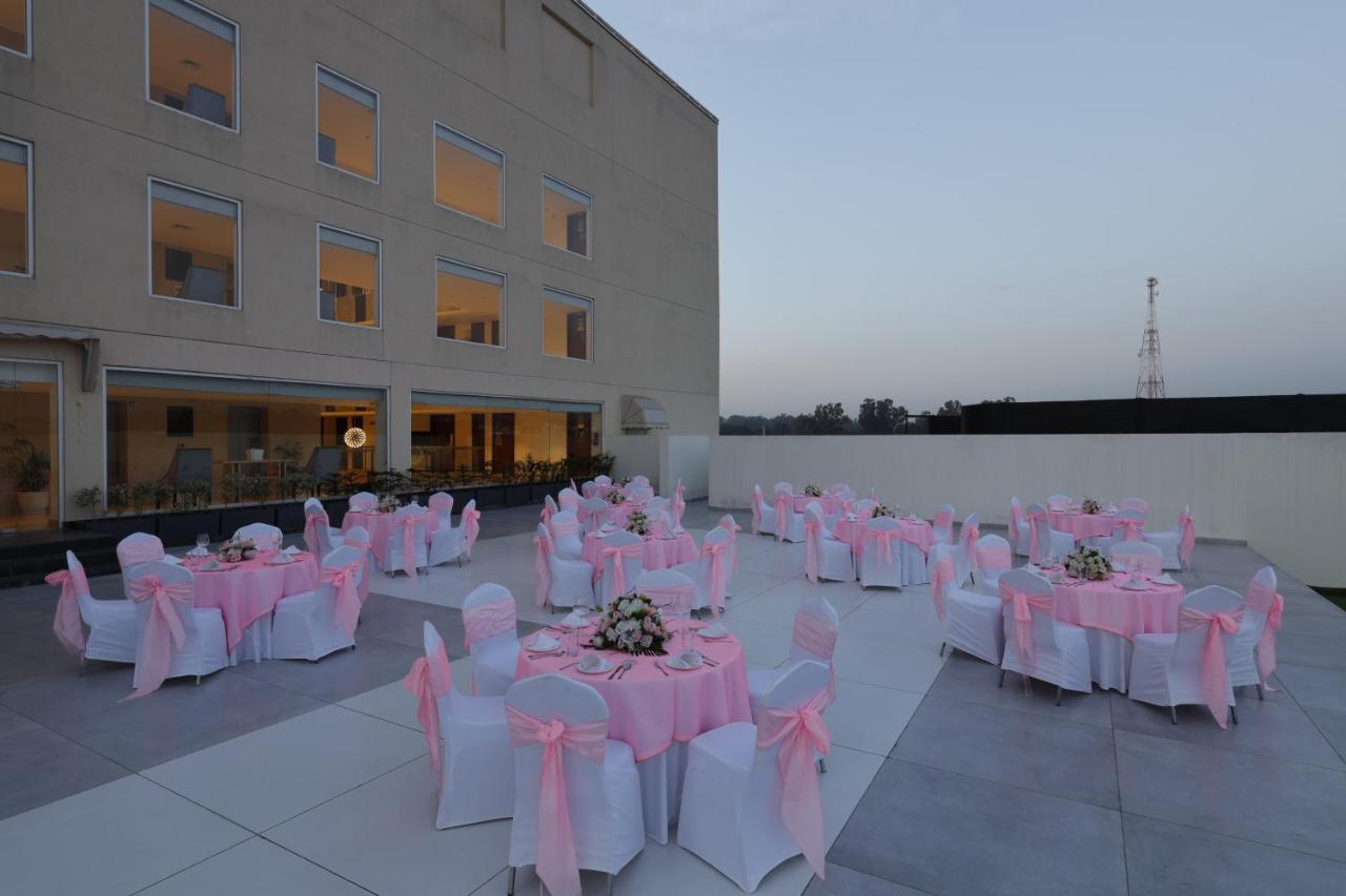 Viraj Sarovar Portico Jammu Dış mekan fotoğraf